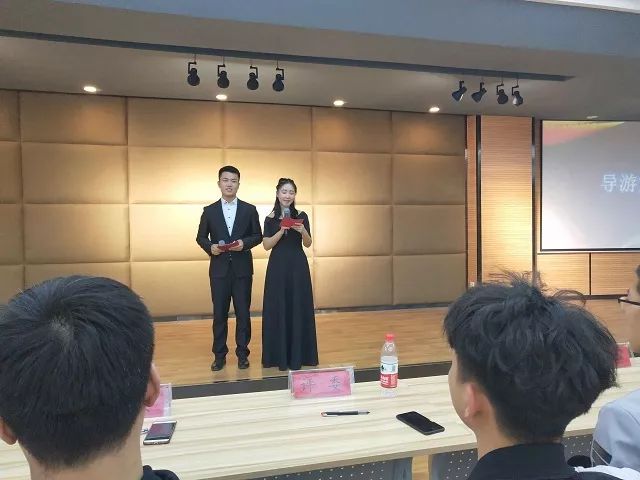 创意写作学院第一届导游大赛成功举办