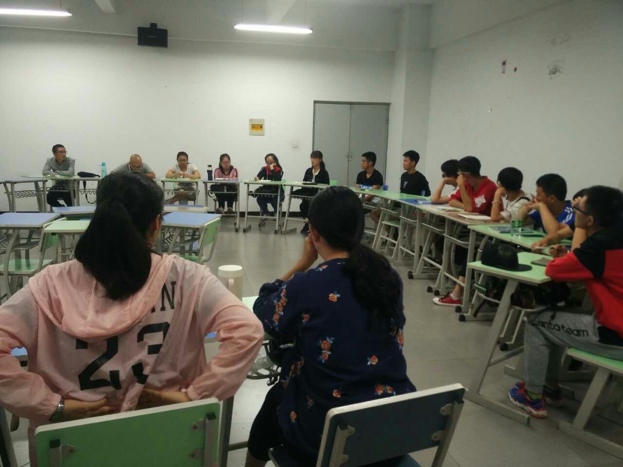 四作家联袂开课,艺术楼今夜无眠