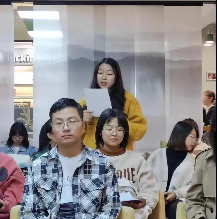 阅读大咖,分享传奇 | 许建霞老师在青藤书院与同学们共读《雷军传》