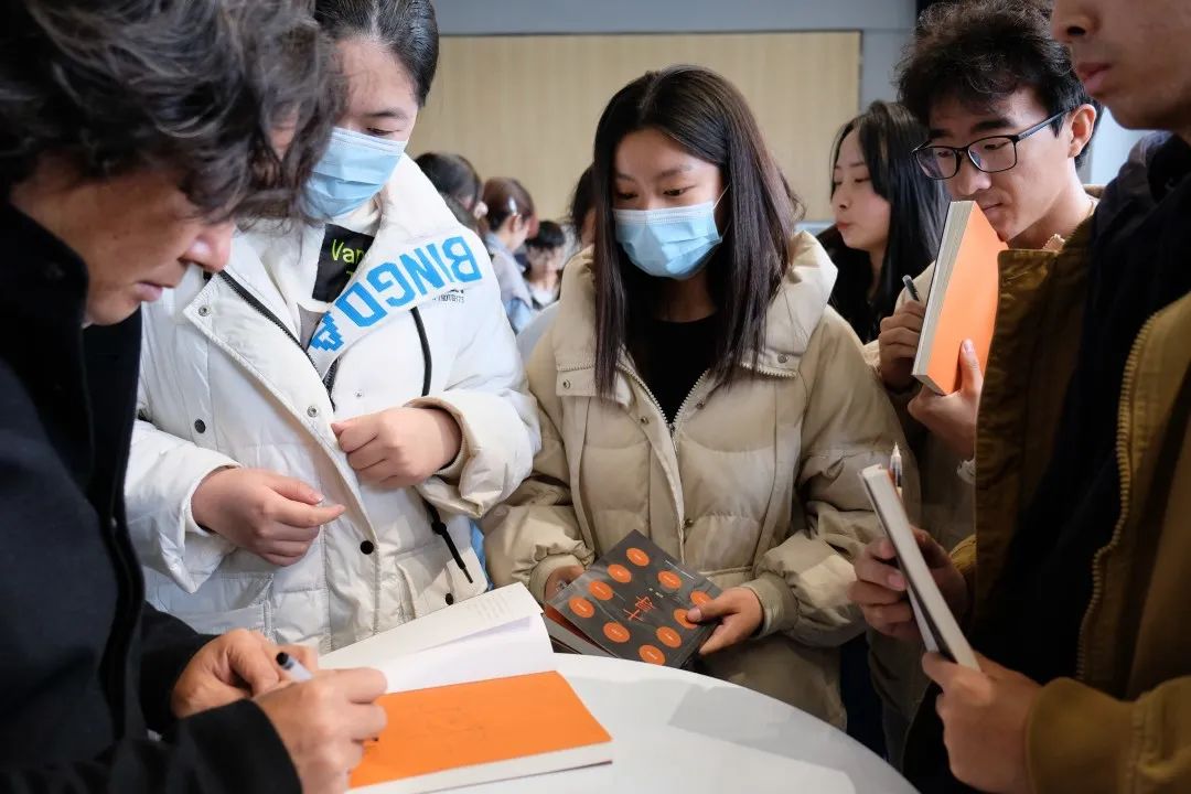 作家面对面暨包倬小说集《十寻》分享会