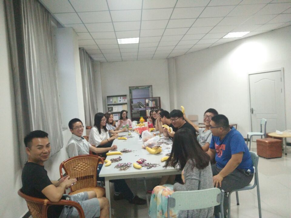 “古村夕照”写作组举办茶话会