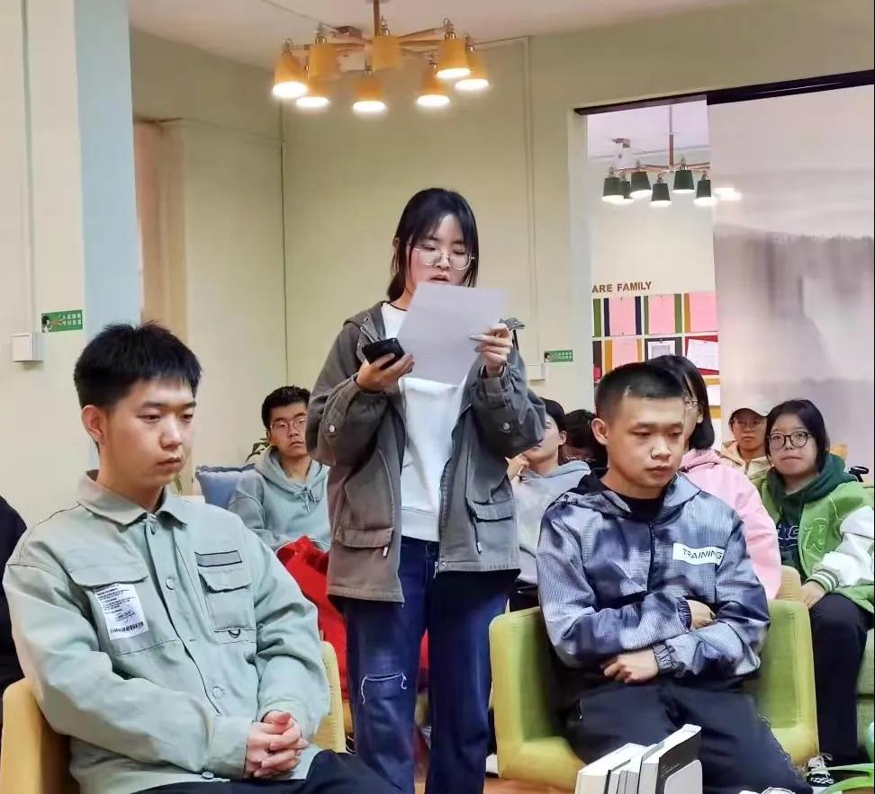 阅读大咖,分享传奇 | 许建霞老师在青藤书院与同学们共读《雷军传》